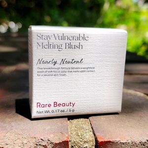 Rare Beauty Stay Vulnerable Melting Blush - Nearly Neutral